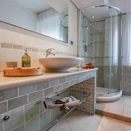 Luxury House Near Train Station Appartement Livorno