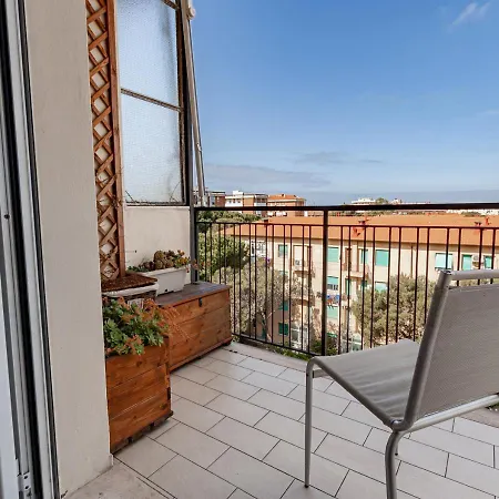 Luxury House Near Train Station Appartement Livorno